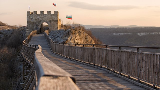 Keajaiban Bulgaria Juga Punya Tembok Besar Ikonik