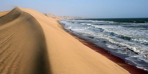 Keajaiban Alam, di Namibia Ada Pertemuan Antara Gurun Pasir & Lautan