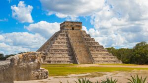 chichen-itza-di-meksiko-istock_ratio-16x9