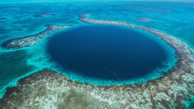 Keajaiban The Great Blue Hole Bawah Laut Belize