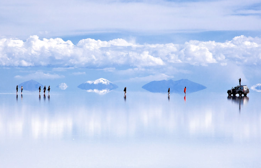 Salar de Uyuni: Keajaiban Cermin Terbesar di Bumi yang Memikat Dunia