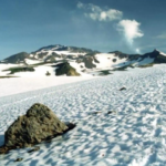 Keajaiban Gua Es Gunung Mutnovsky, Rusia